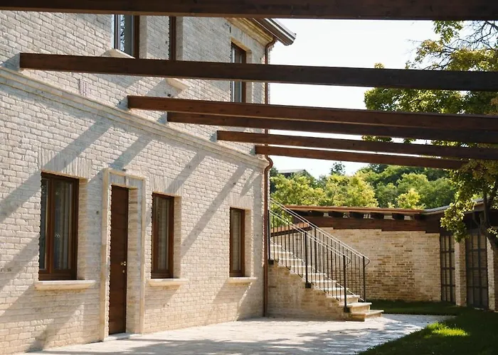 Nike Country Retreat - 8 Apartment Controguerra